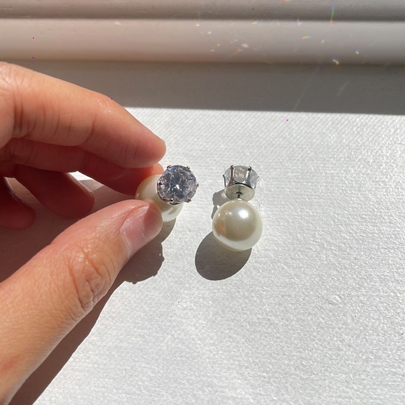 White Pearl Earrings - Picture 3 of 5